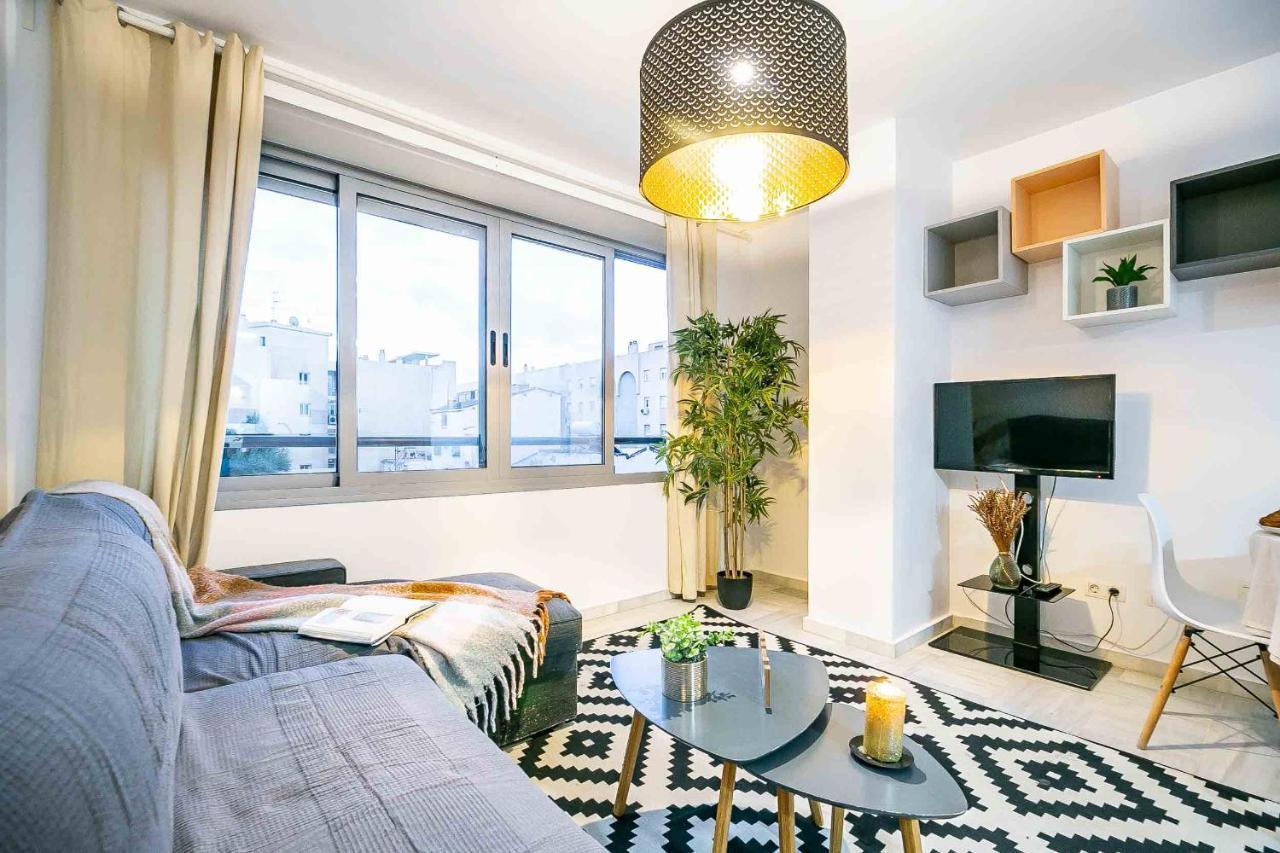 Carlos Haya Beautiful Apartment With Parking Malaga Zewnętrze zdjęcie