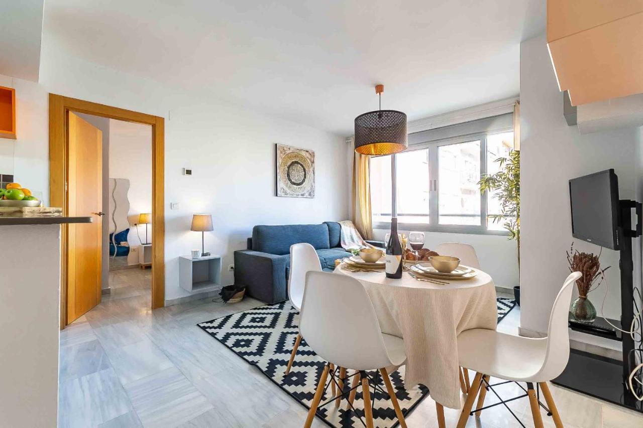 Carlos Haya Beautiful Apartment With Parking Malaga Zewnętrze zdjęcie
